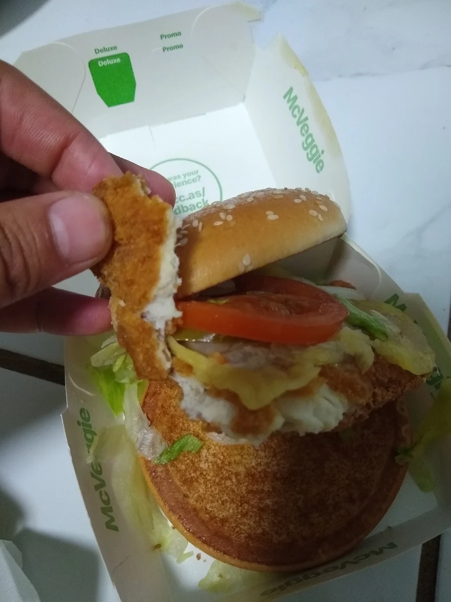 Deluxe Veggie Burger with Chicken Patty