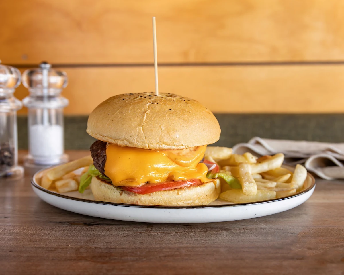 Classic Cheeseburger