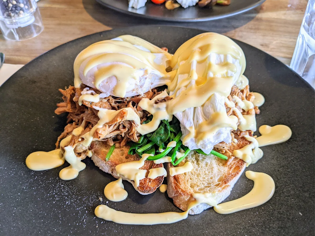 Pulled Pork Benedict