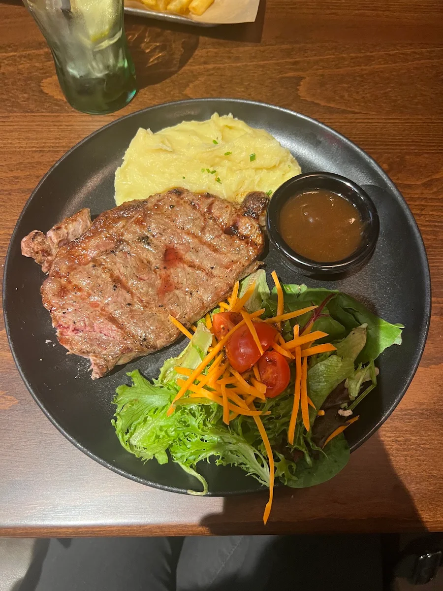 Highlights, Lone Star Rib House & Brews Munno Para