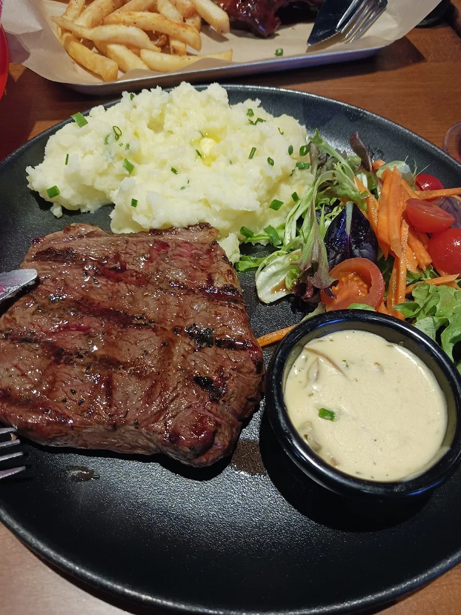 Steak, Lone Star Rib House & Brews Munno Para