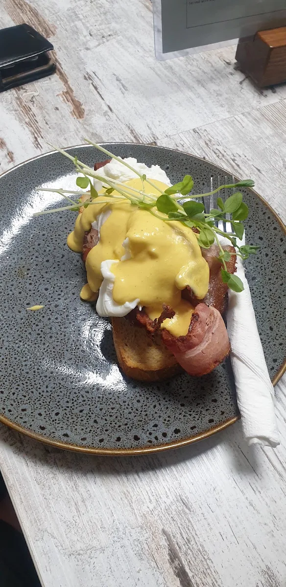 Eggs Benedict