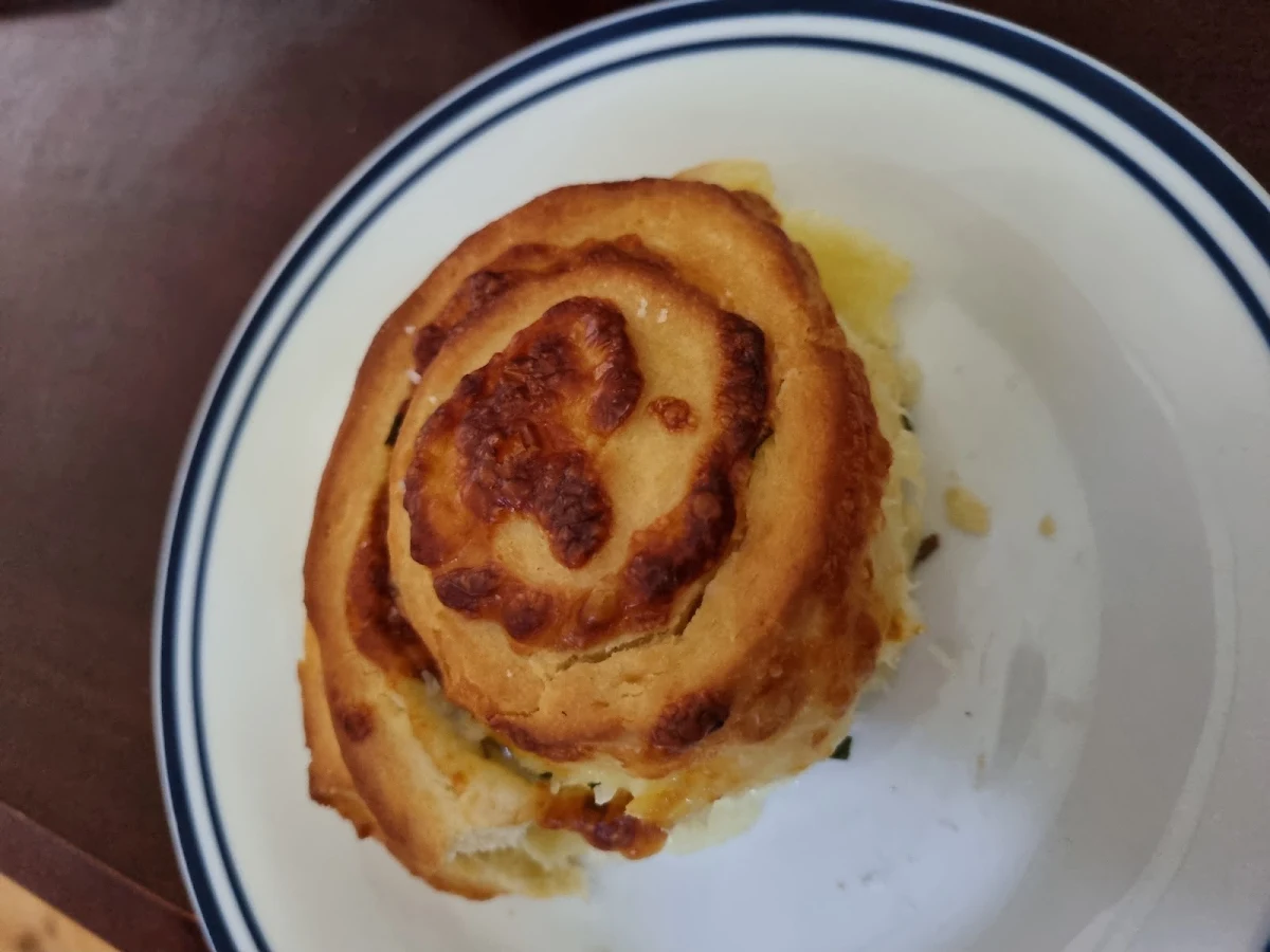 Cheese and Chive Scroll, ScRoll Queen