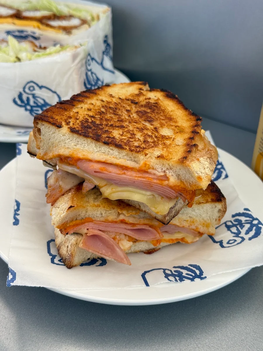 Highlights, Preston's Deli