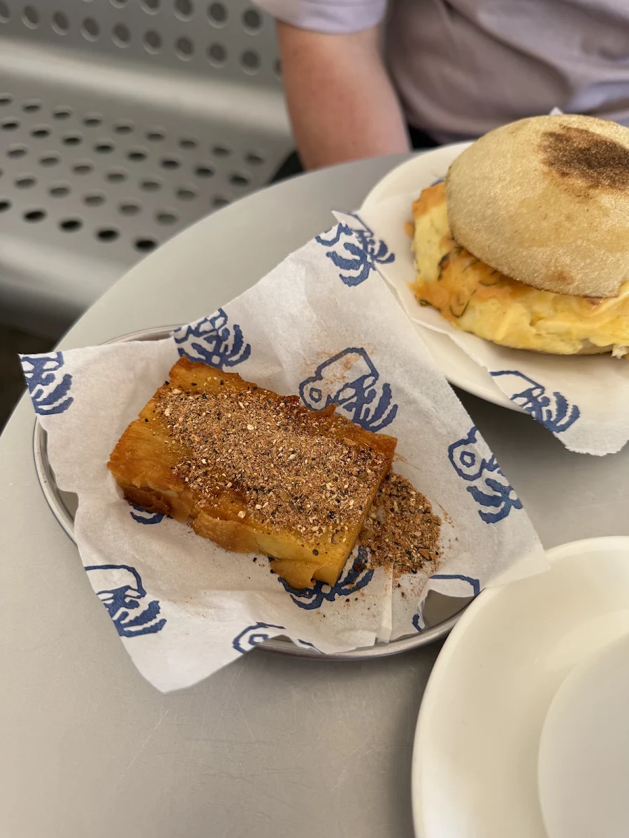 Highlights, Preston's Deli