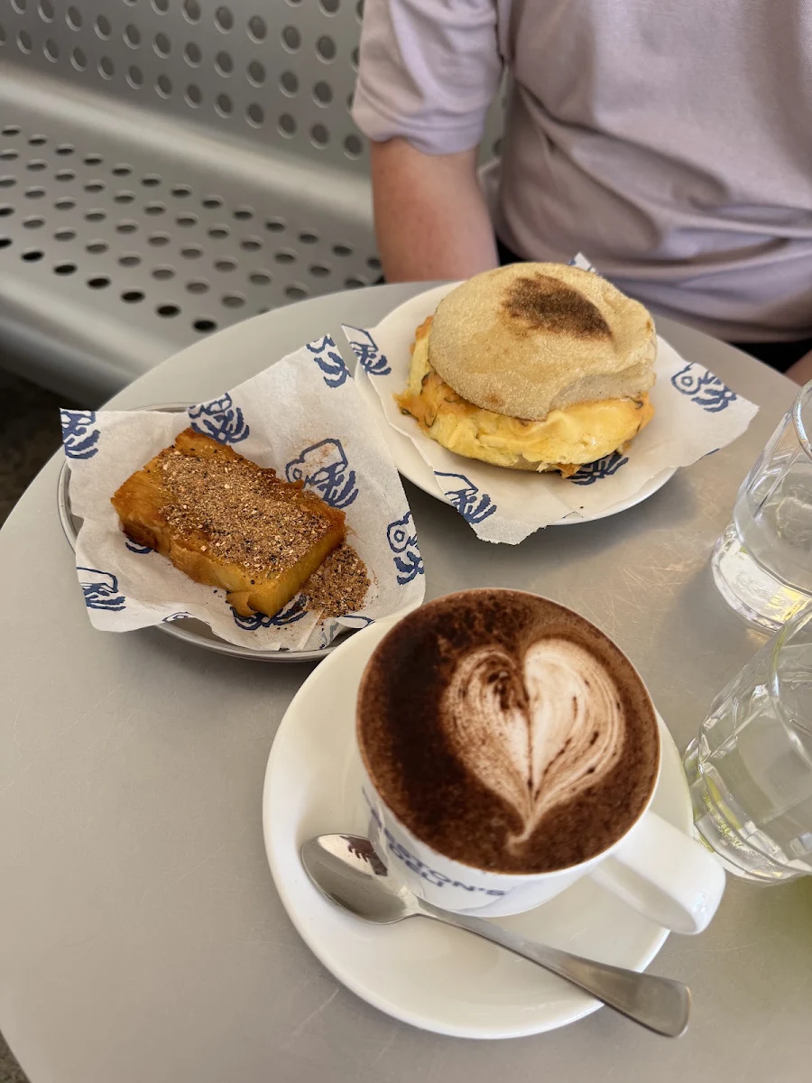 Highlights, Preston's Deli