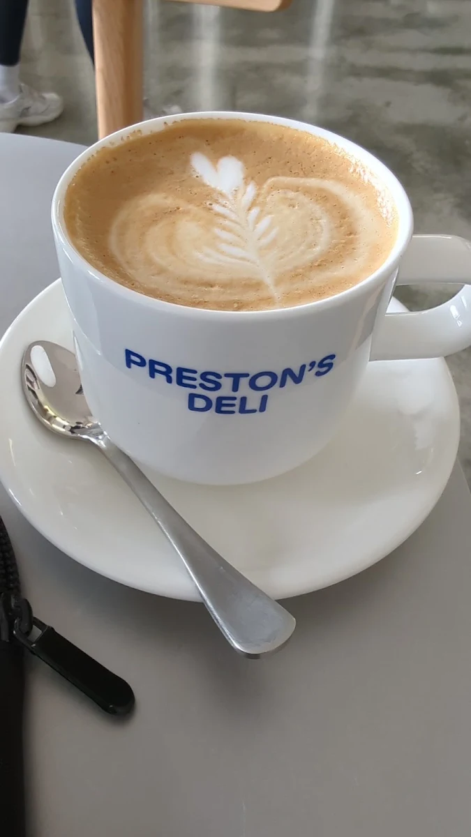 Latte, Preston's Deli