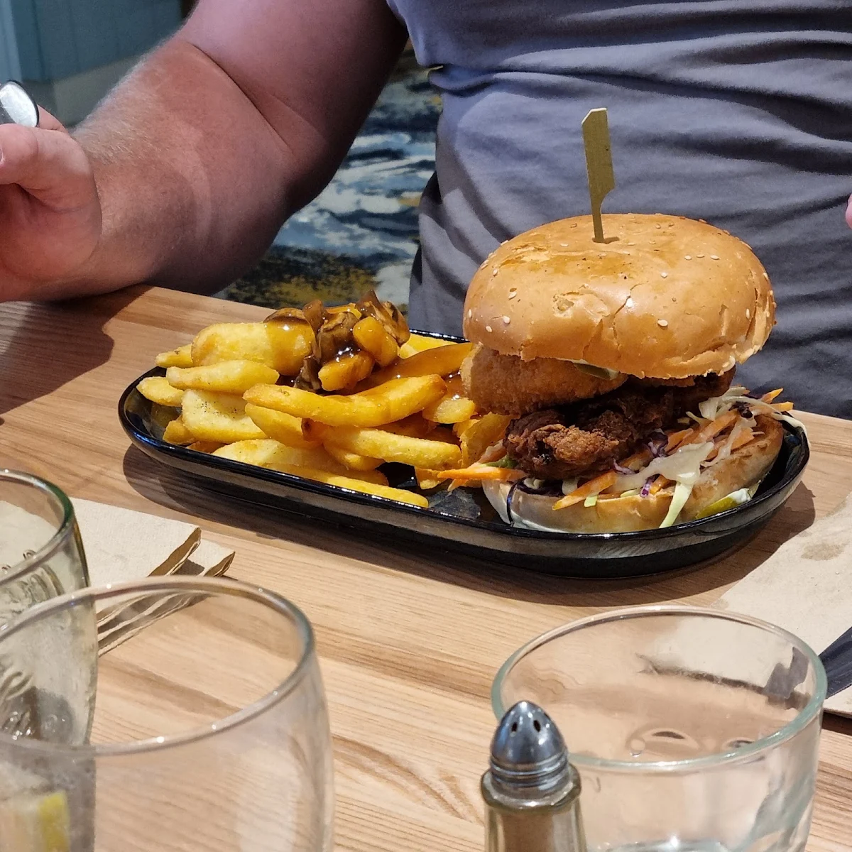 Ballistic Burger, Castello's Victorian Tavern