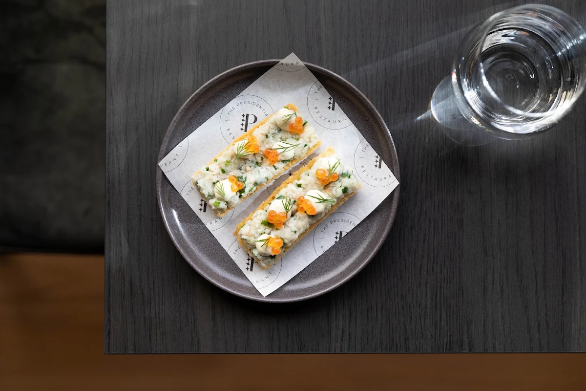 Highlights, Presidential Restaurant & Bar