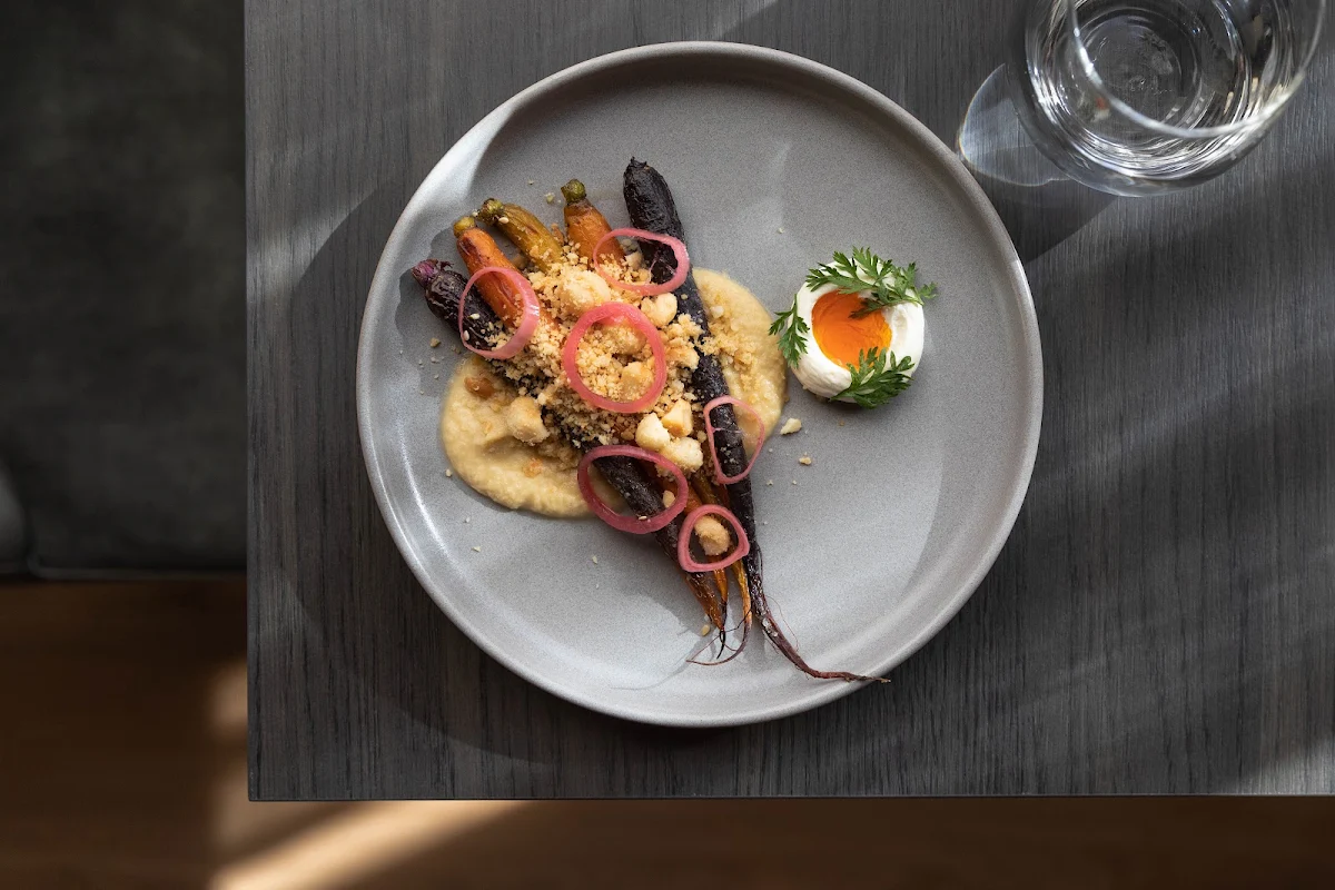 Highlights, Presidential Restaurant & Bar