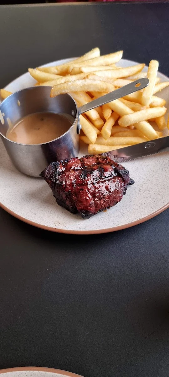 Steak and Chips with Pepper Sauce