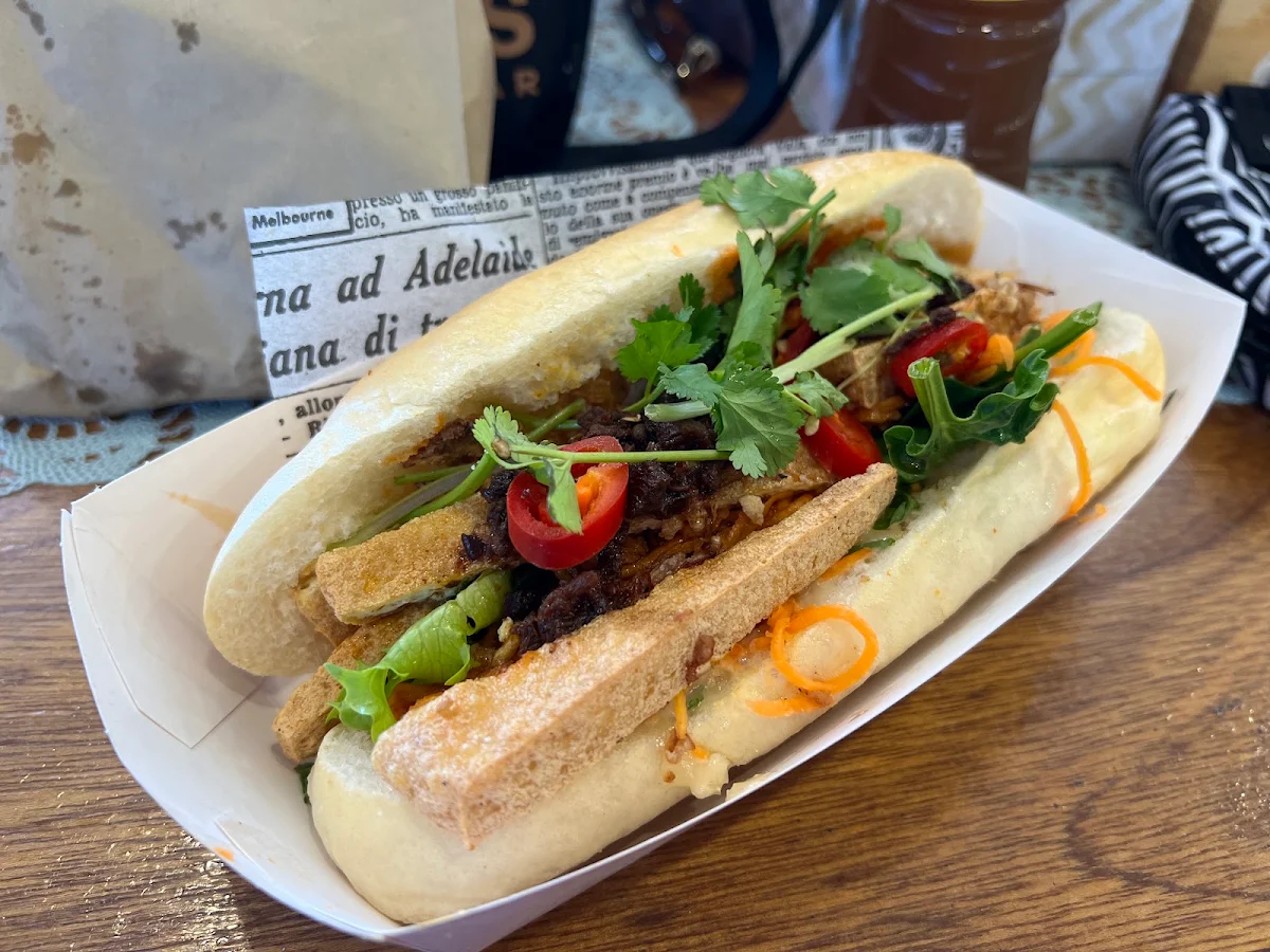Bami Roll, THE BAMI WINNELLIE