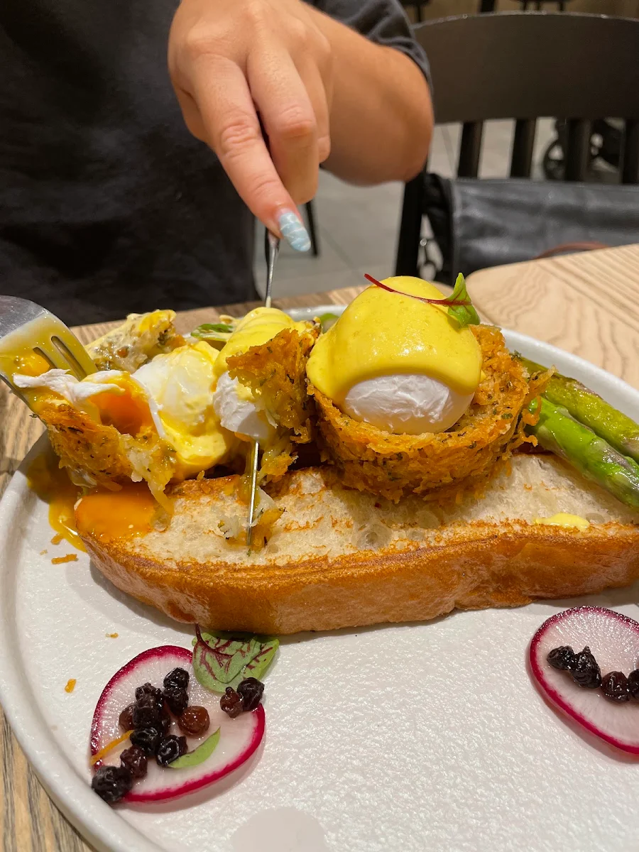 Eggs Benedict on Potato, Leaf Cafe & Co