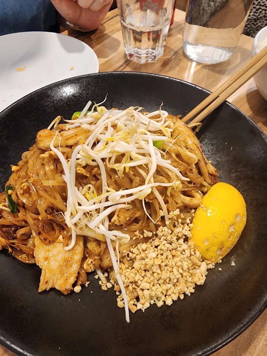 Chicken Pad Thai, Lords Place Thai Restaurant