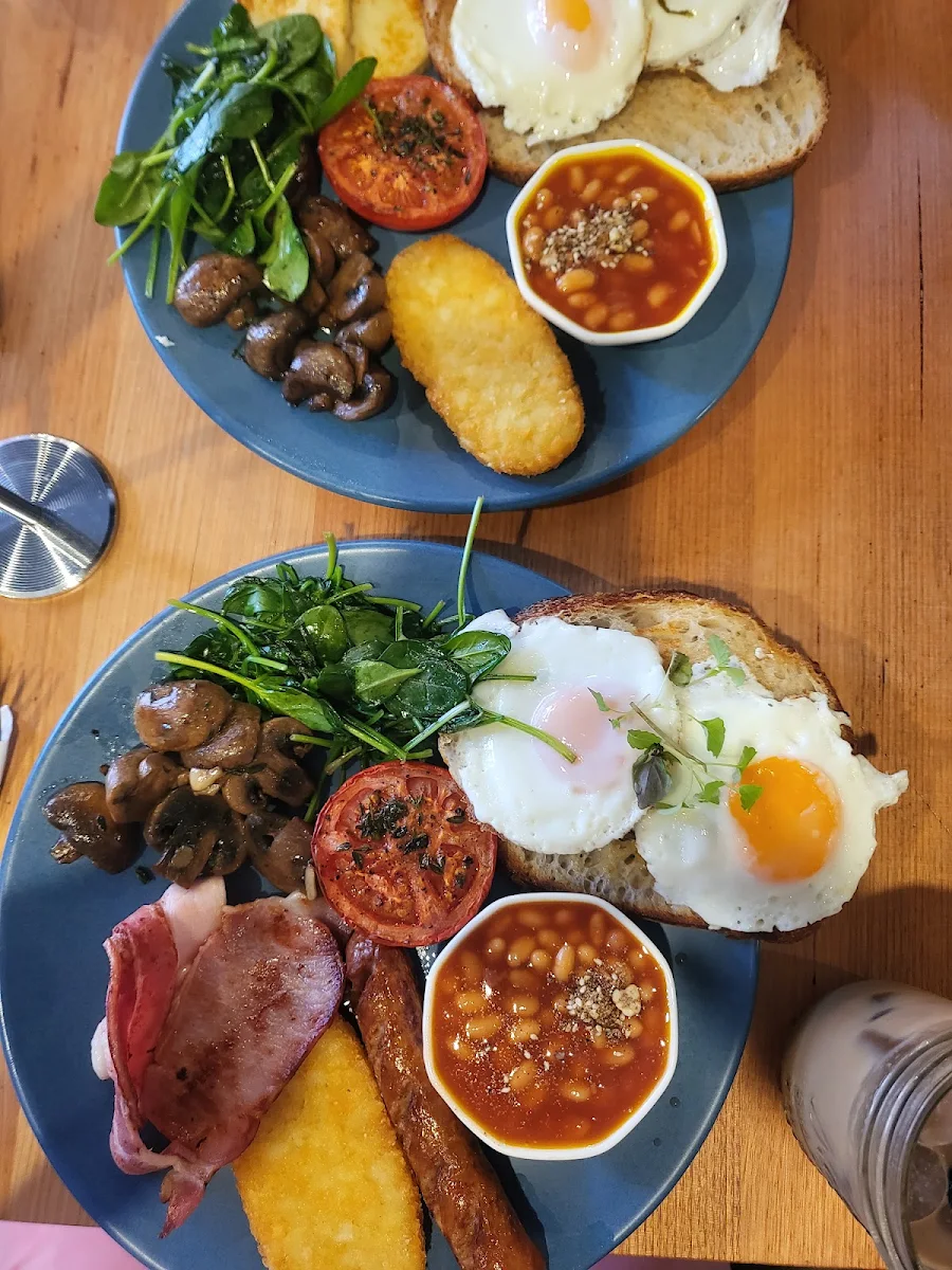 Big Breakfast, Oliver Brown
