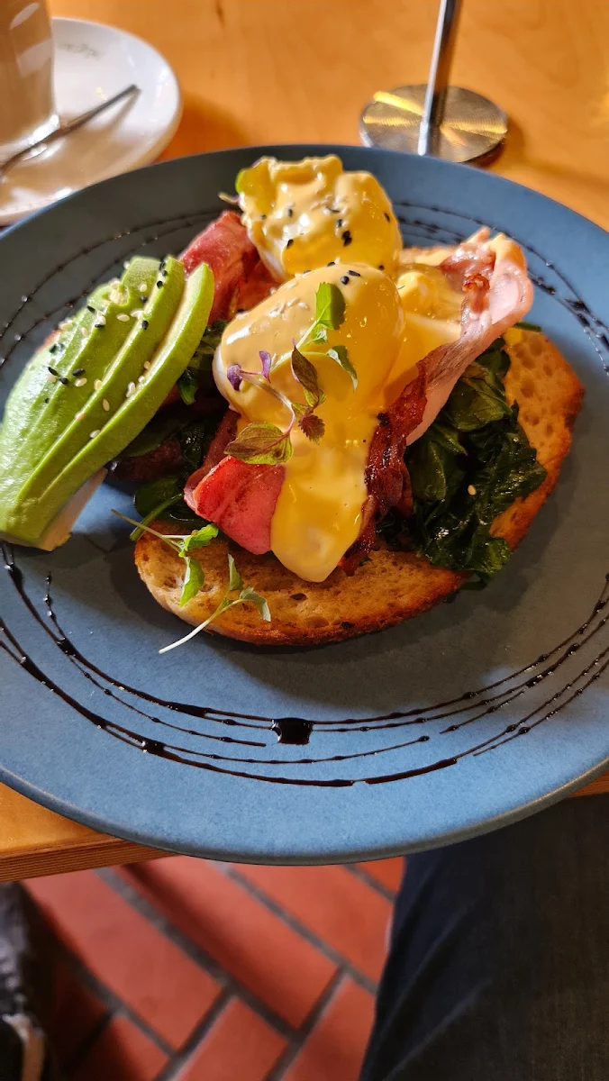 Egg Benedictine, Oliver Brown