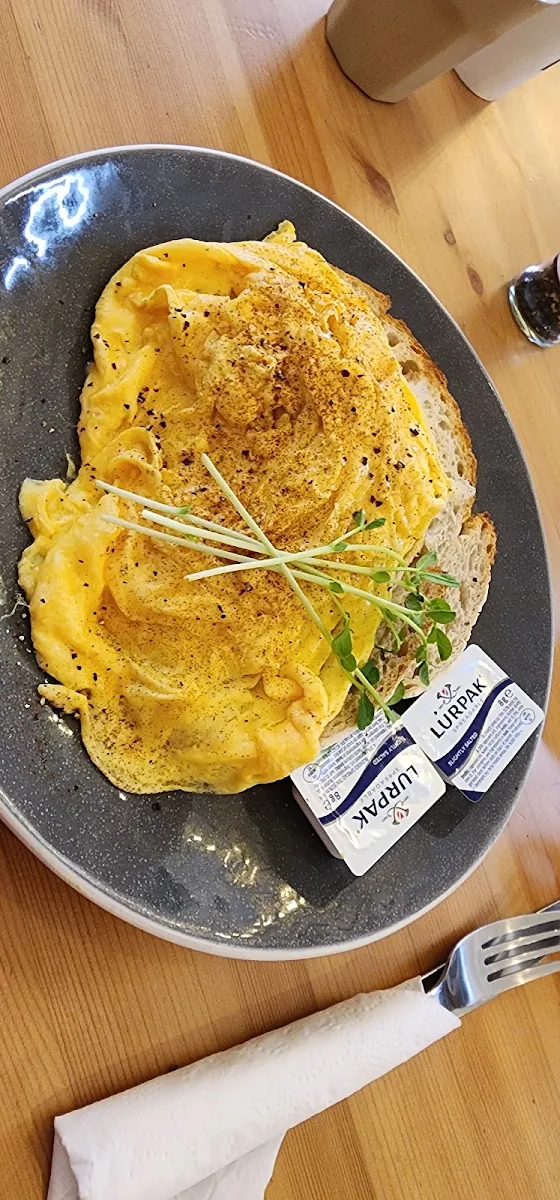 Scrambled Eggs, The Foliage Cafe