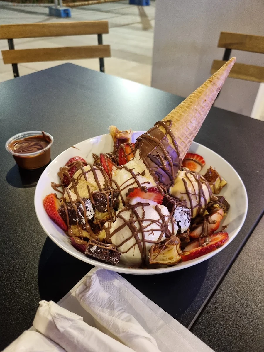 Mega Sundae, C9 Chocolate & Gelato Tallawong