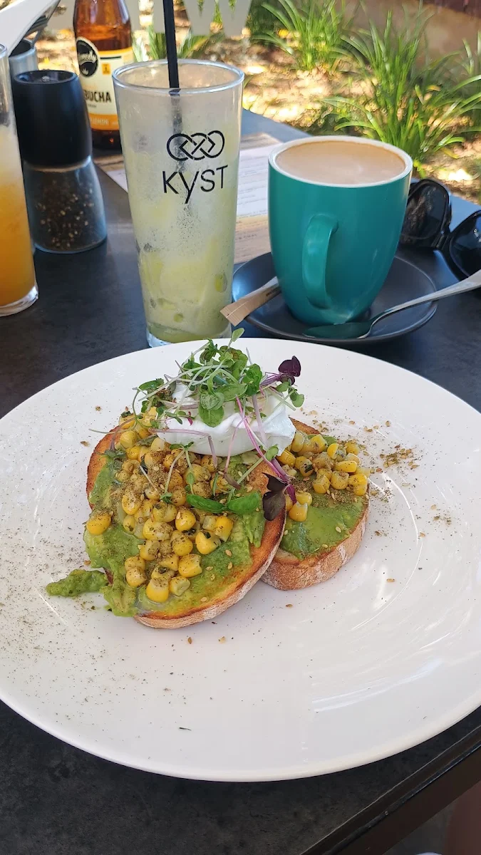 Smashed Avocado, KYST