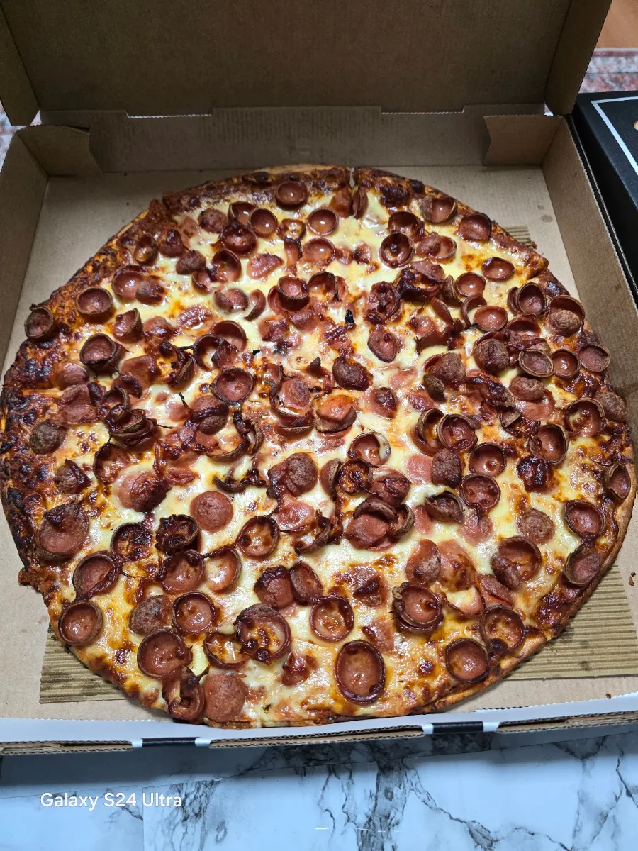 Pepperoni, MIDNIGHT PIZZA ENGADINE