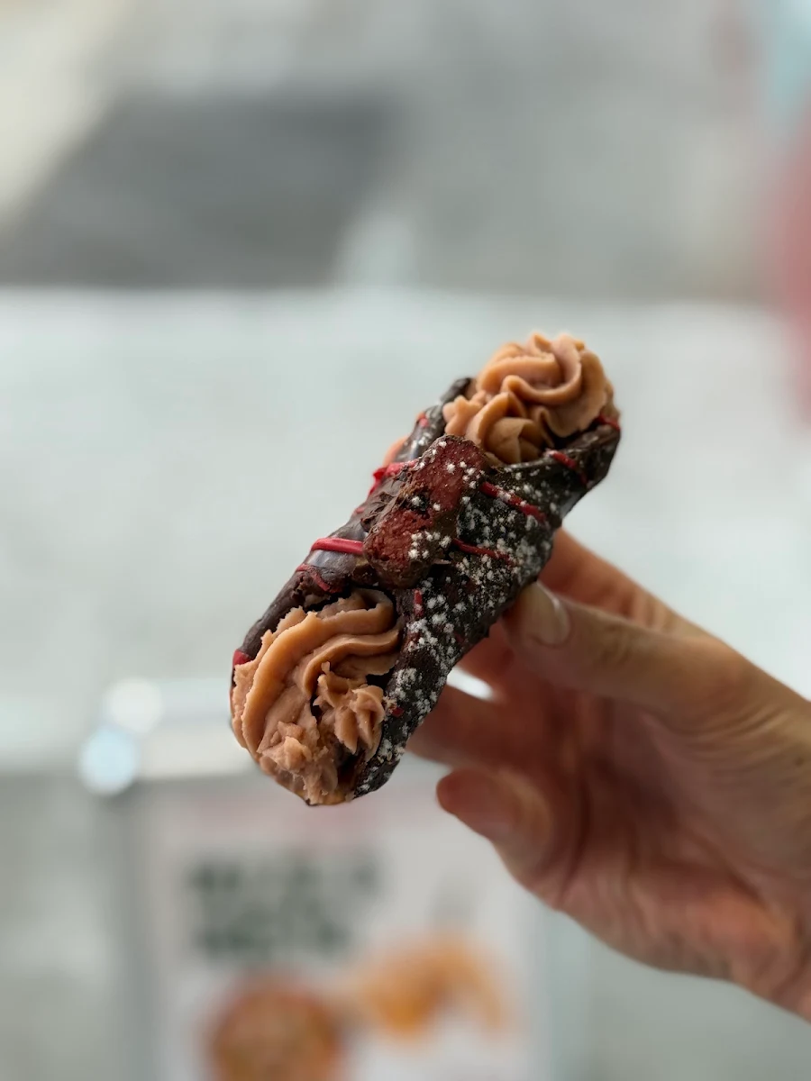 Cherry Ripe, Panini e Pizzeria