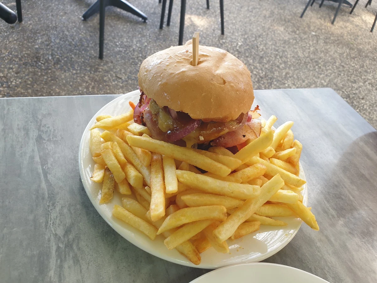 Hamburger, CJ's Pastries