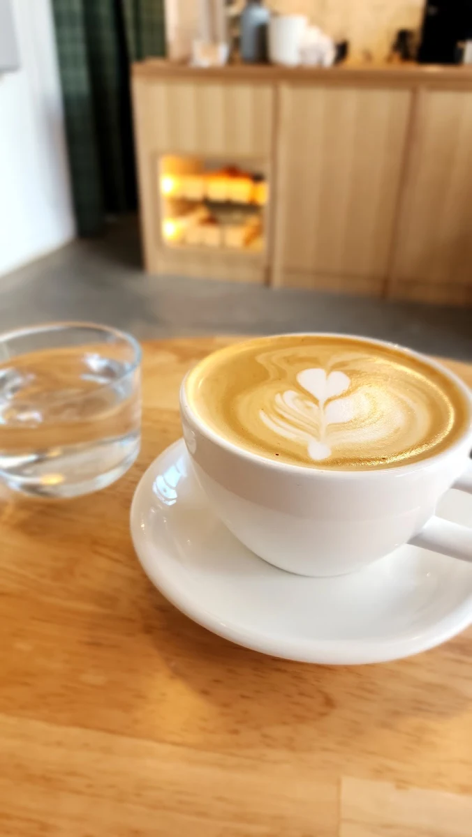 Flat White, A PLACE coffee