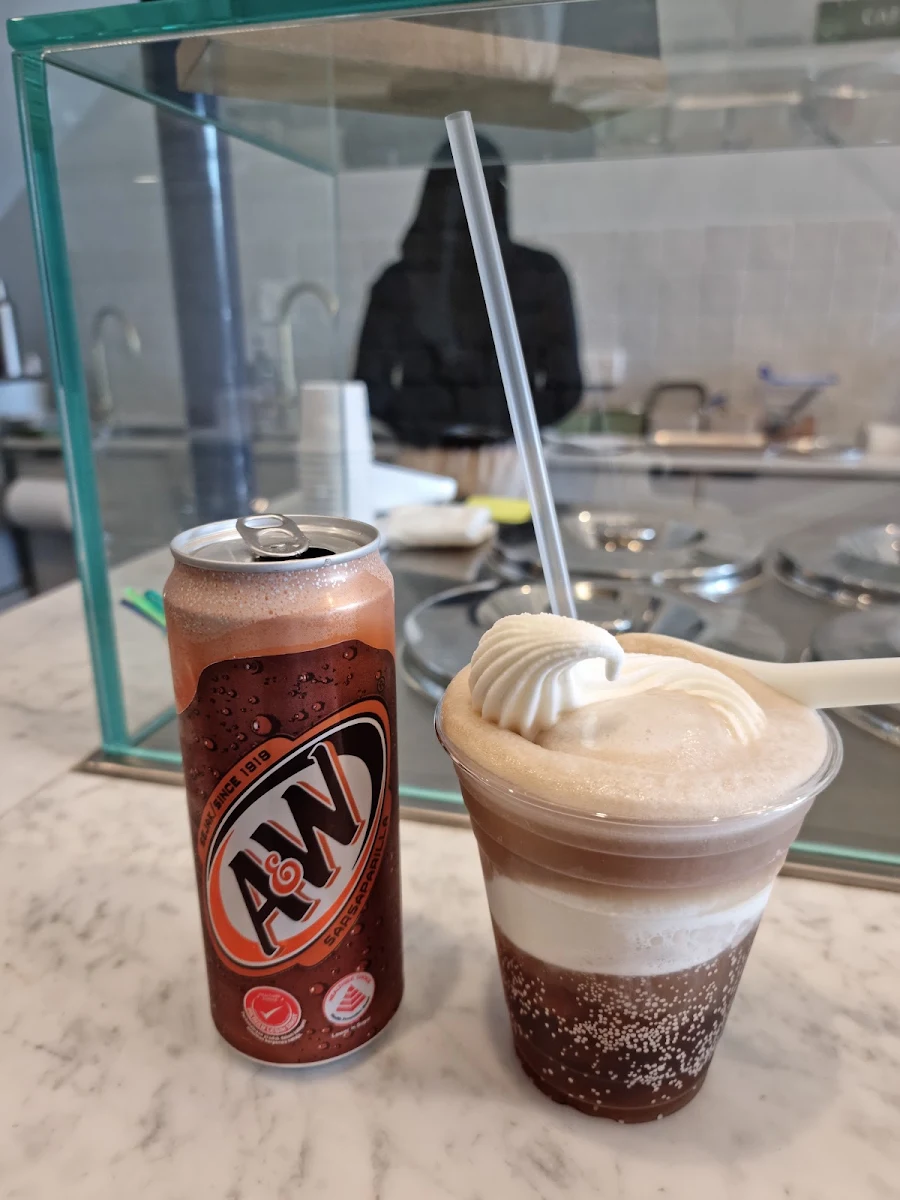 Root Beer Float, Bekù Gelato - Carlton