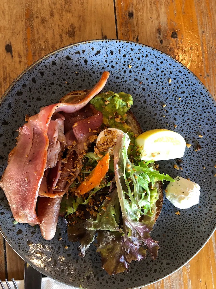Smashed Avo with Bacon