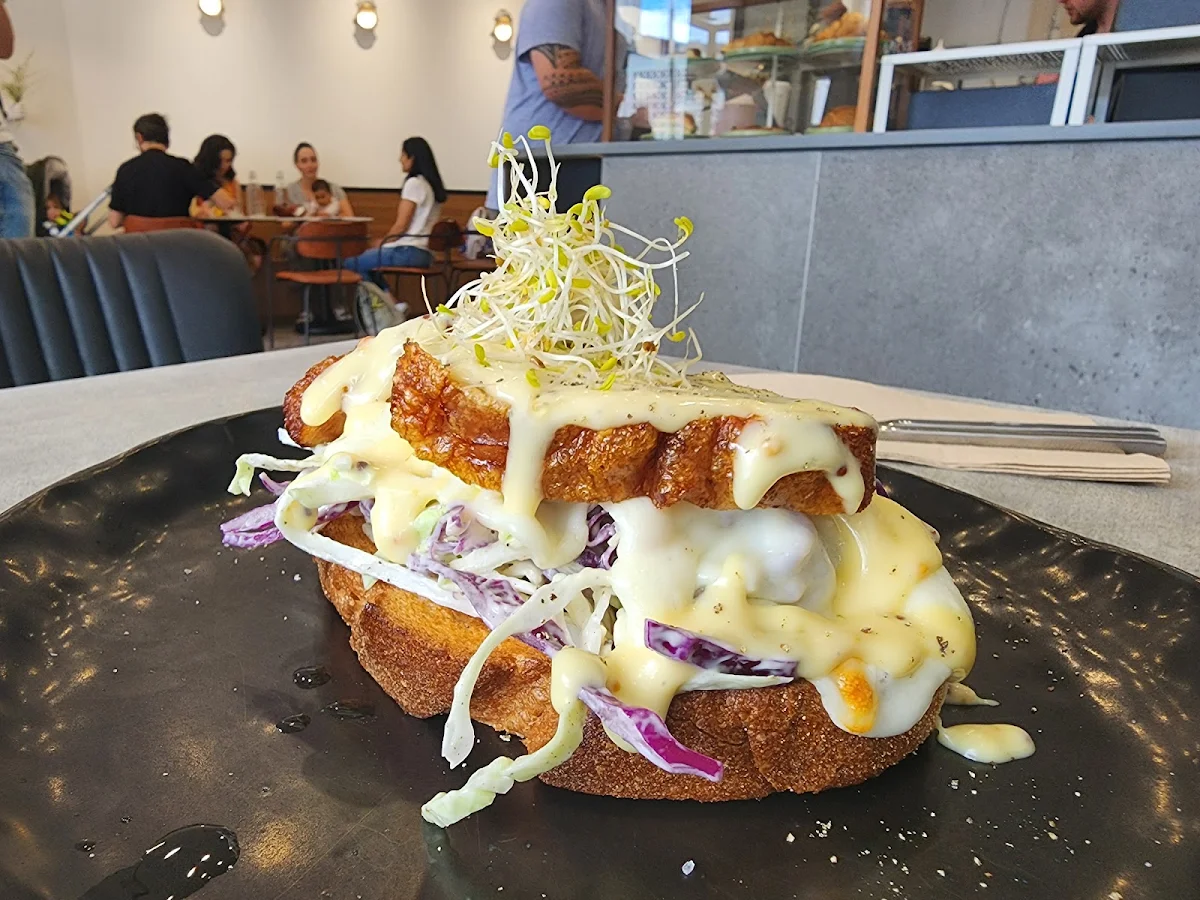 Highlights, C'est Bon Toastie Cafe