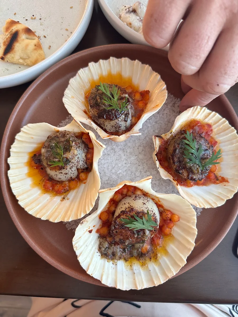 Seared Scallops, Little Miss