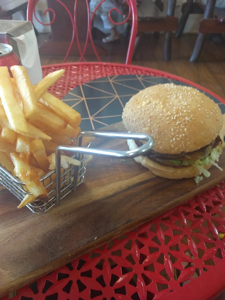 Highlights, Tara Cafe and fuel