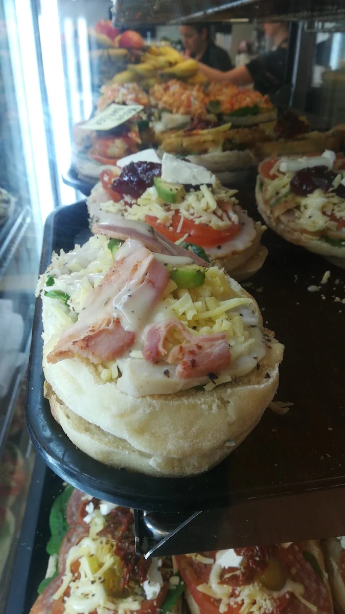 Highlights, Theo's Coffee Lounge
