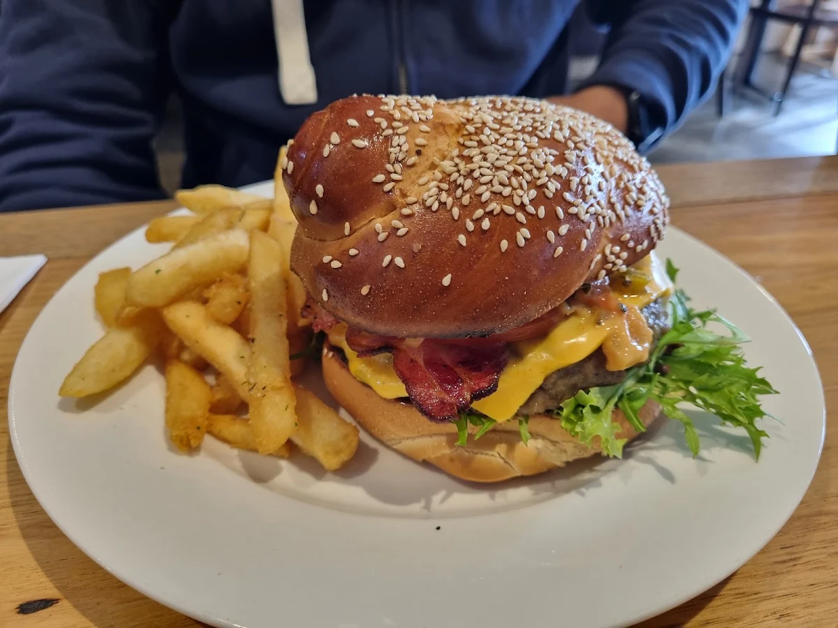 Beef Burger, Jack's House Cafe