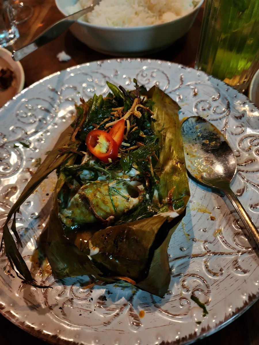 Grilled Barramundi Fillet in Banana Leaf