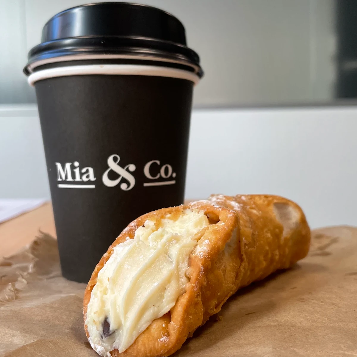 Highlights, Mia & Co