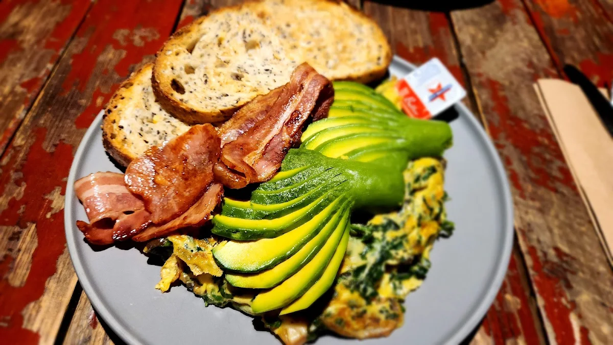 Smashed Avocado, Mia & Co