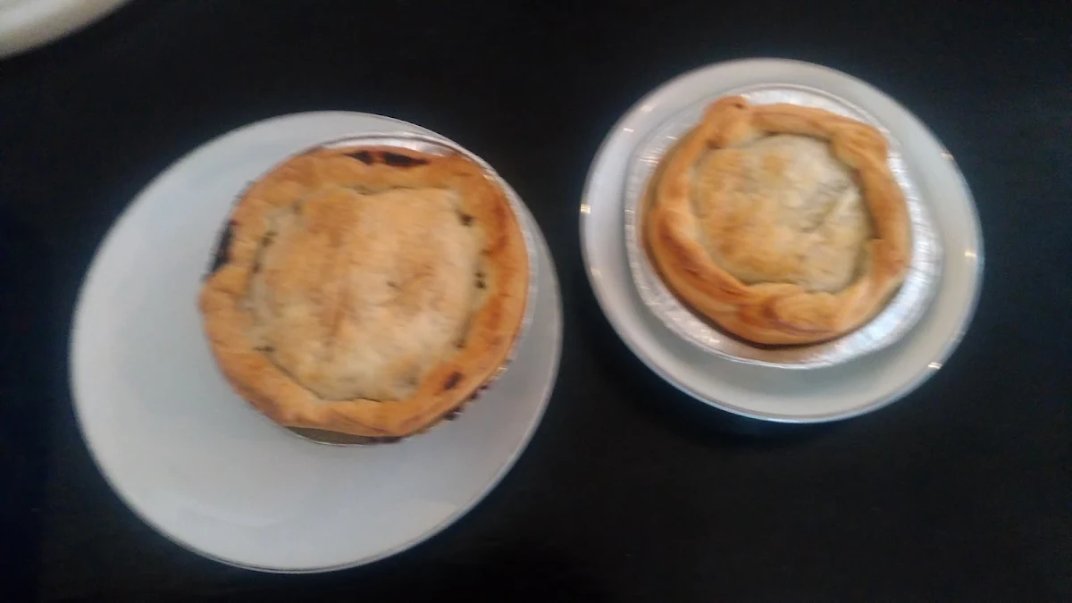 Meat Pie, Fredo Pies