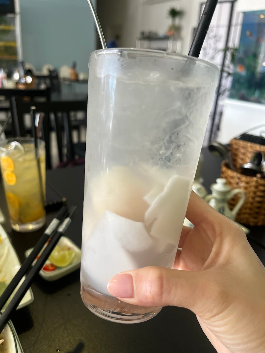 Highlights, Que Huong Restaurant