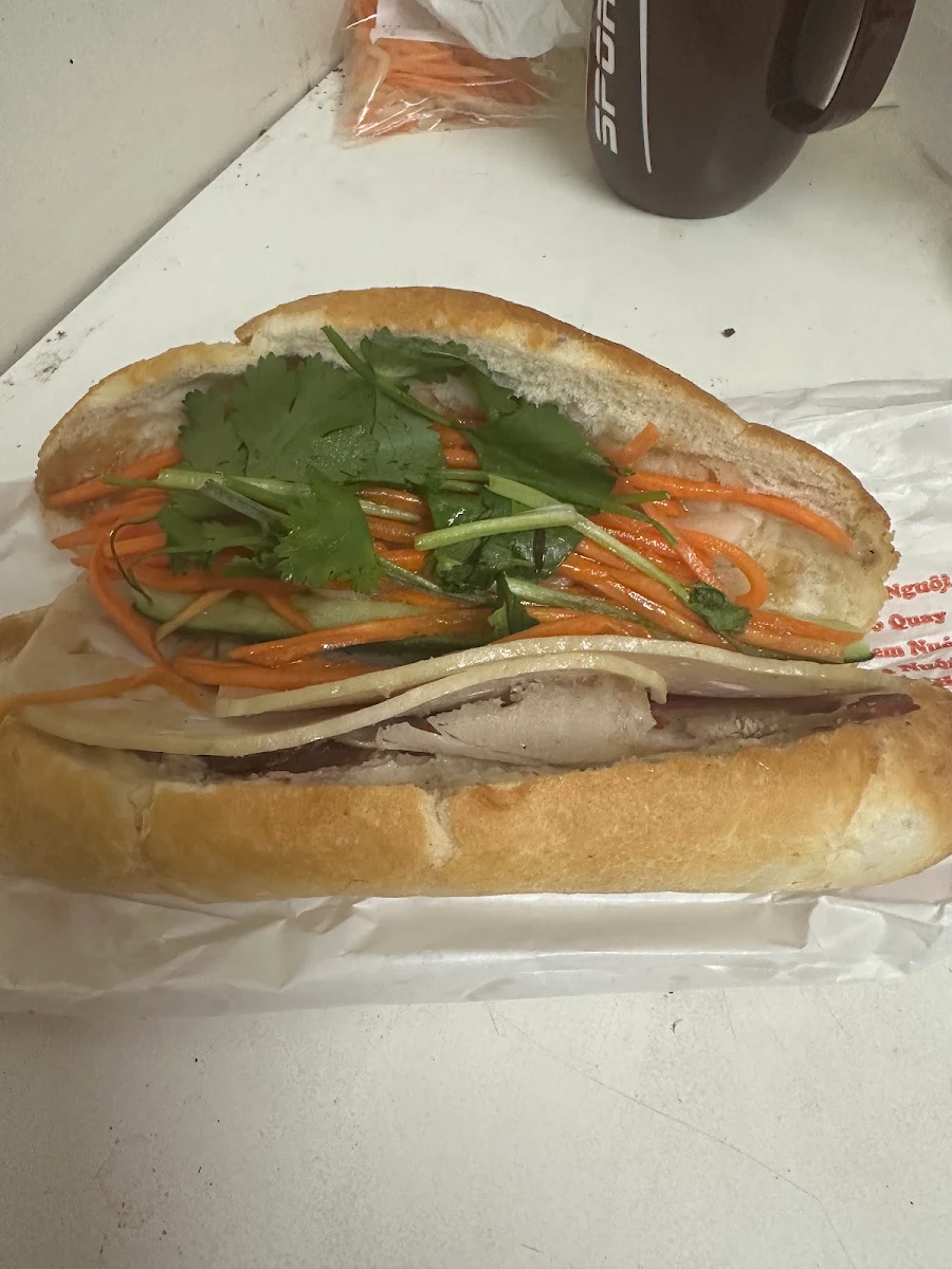 Highlights, Que Huong Restaurant