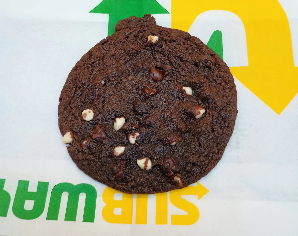 Double Choc Chip Cookie, Subway Munno Para Shopping Centre