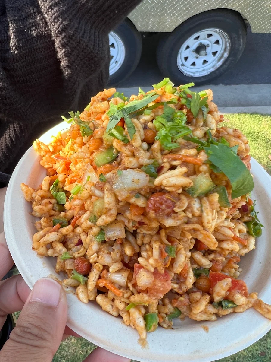 Chatpate, Momo Mates Food Truck(South)