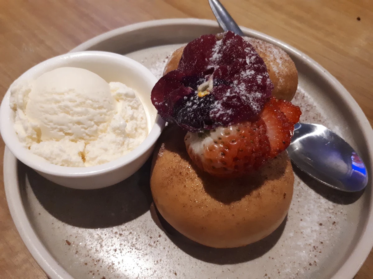 Donuts, Stamford Inn