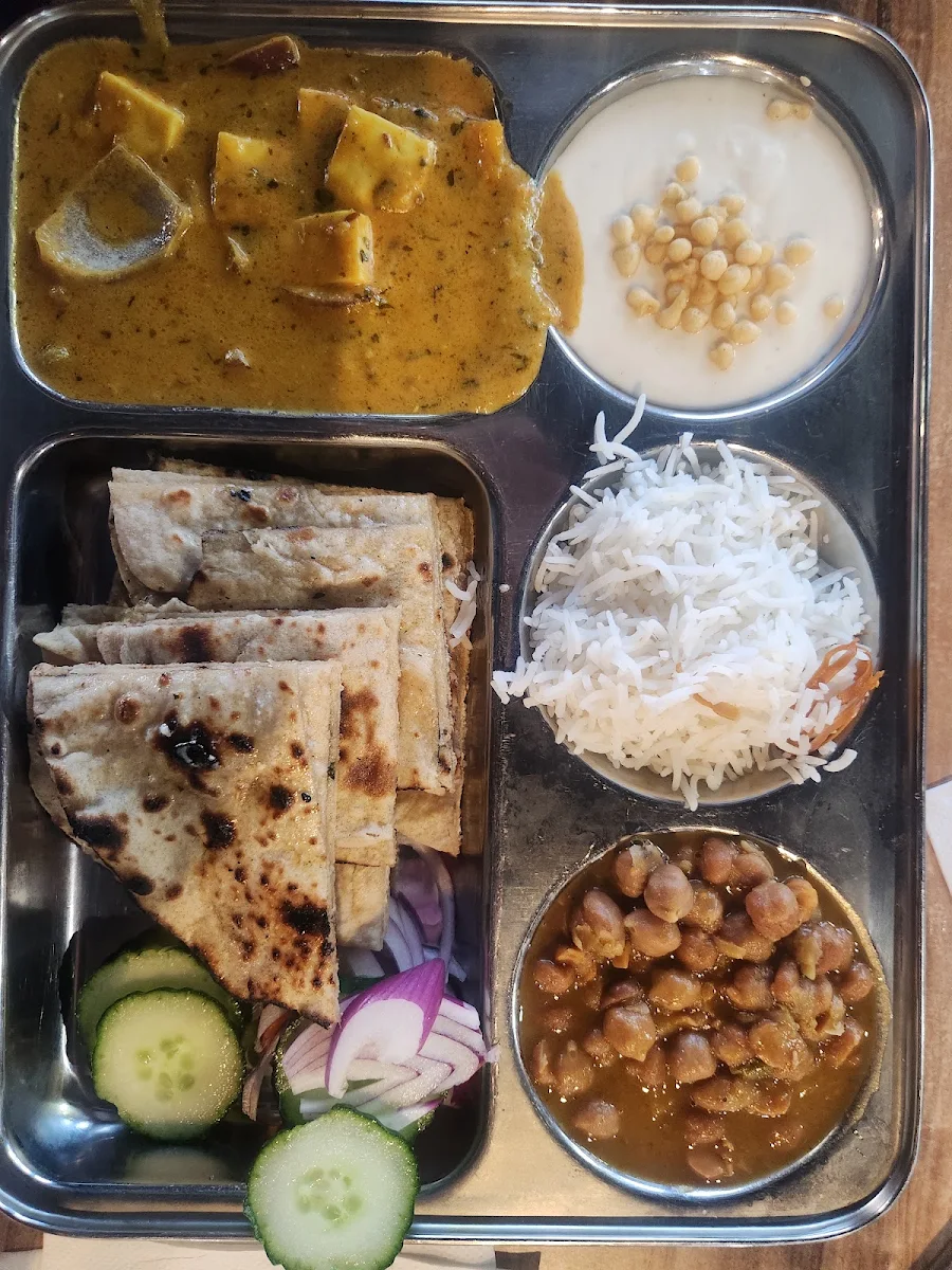 Highlights, Singh Sweetz & Fast Food