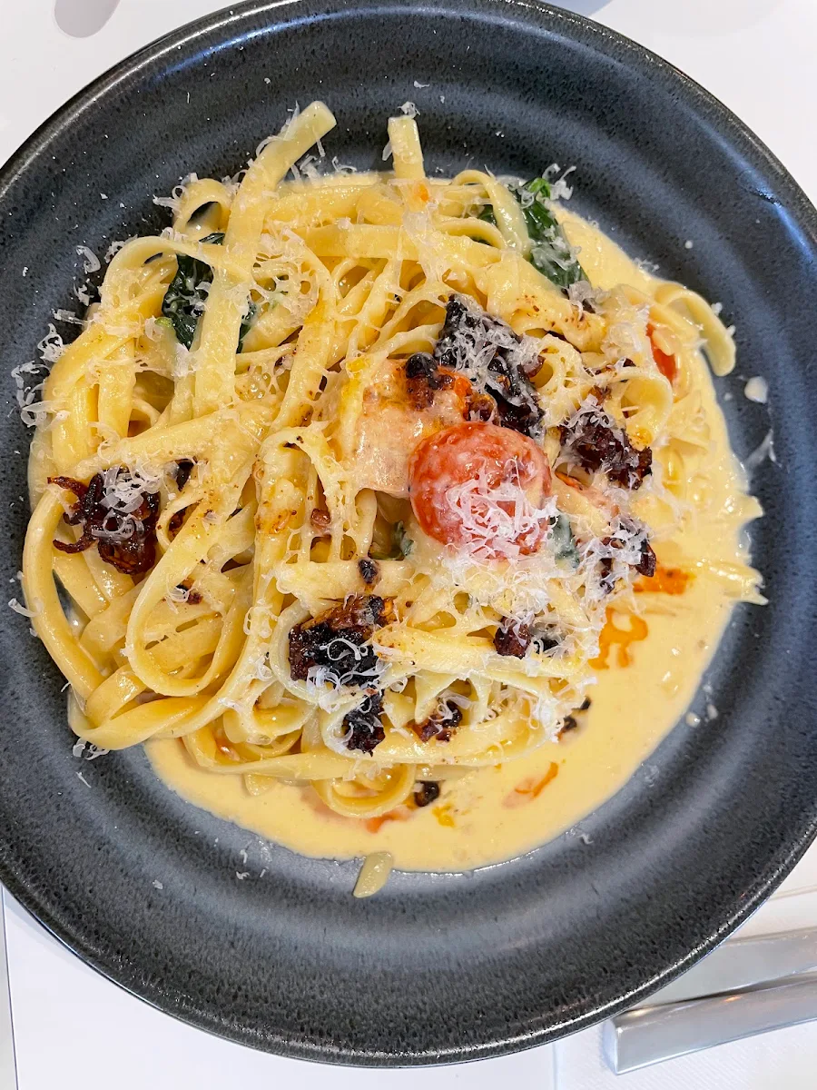 Alfredo, early birds cafe