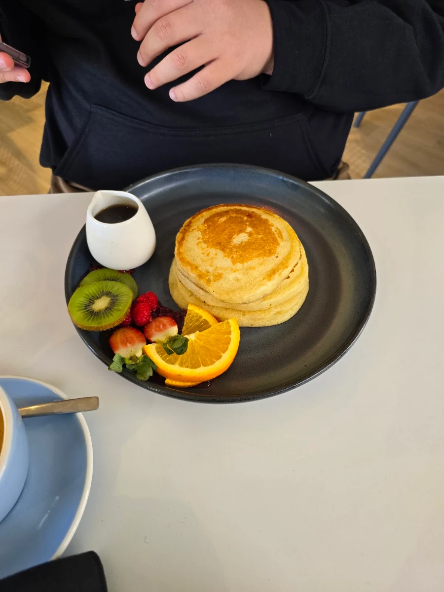 Highlights, early birds cafe