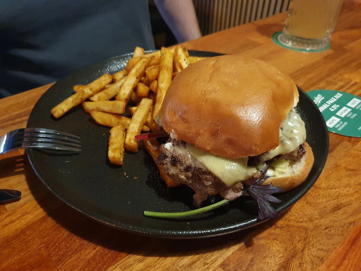 Cheeseburger, Crafty Fox