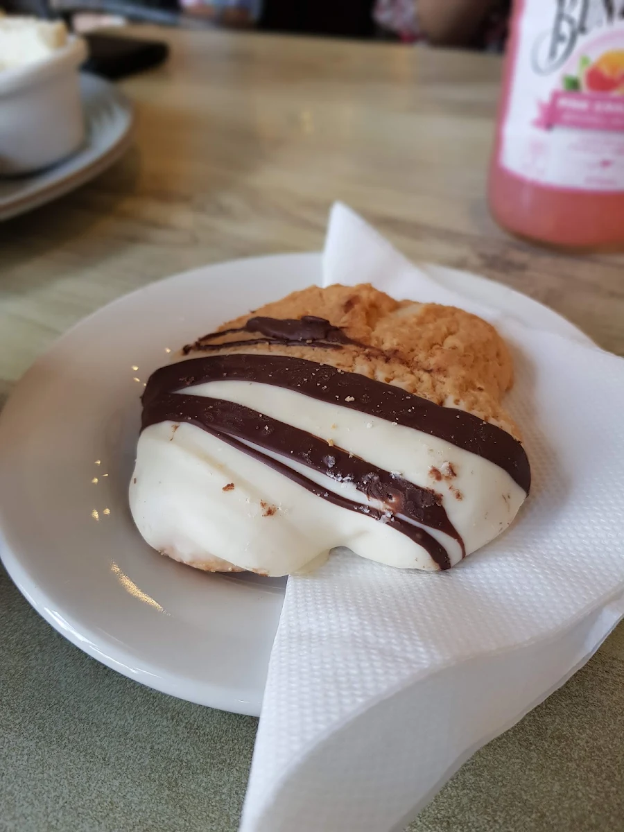 Macadamia Cookie, Entice Food & Wine