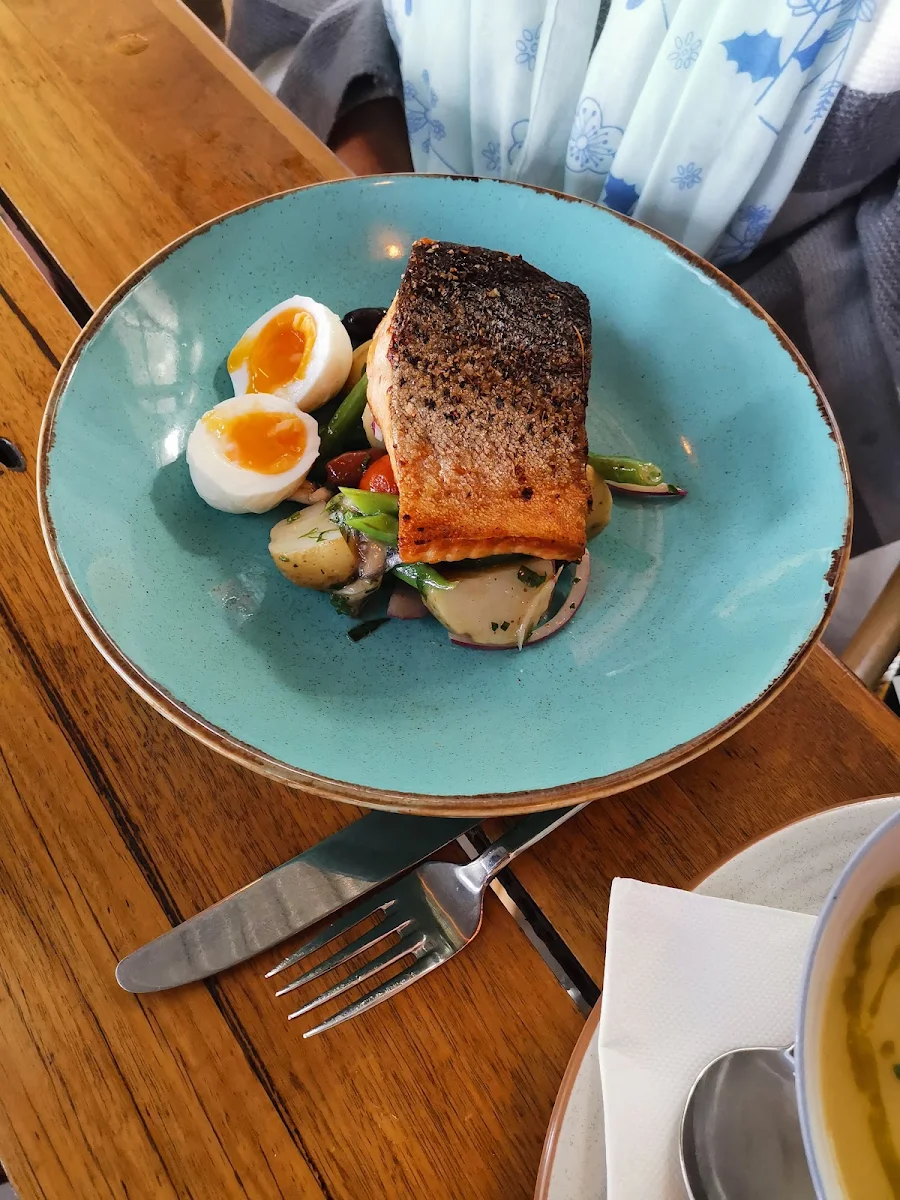 Salmon, The Garden Leederville