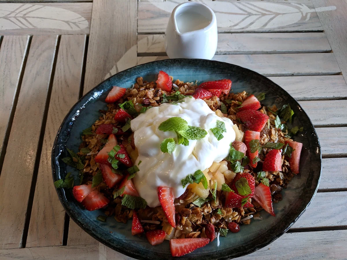 Apple and Strawberry Crumble